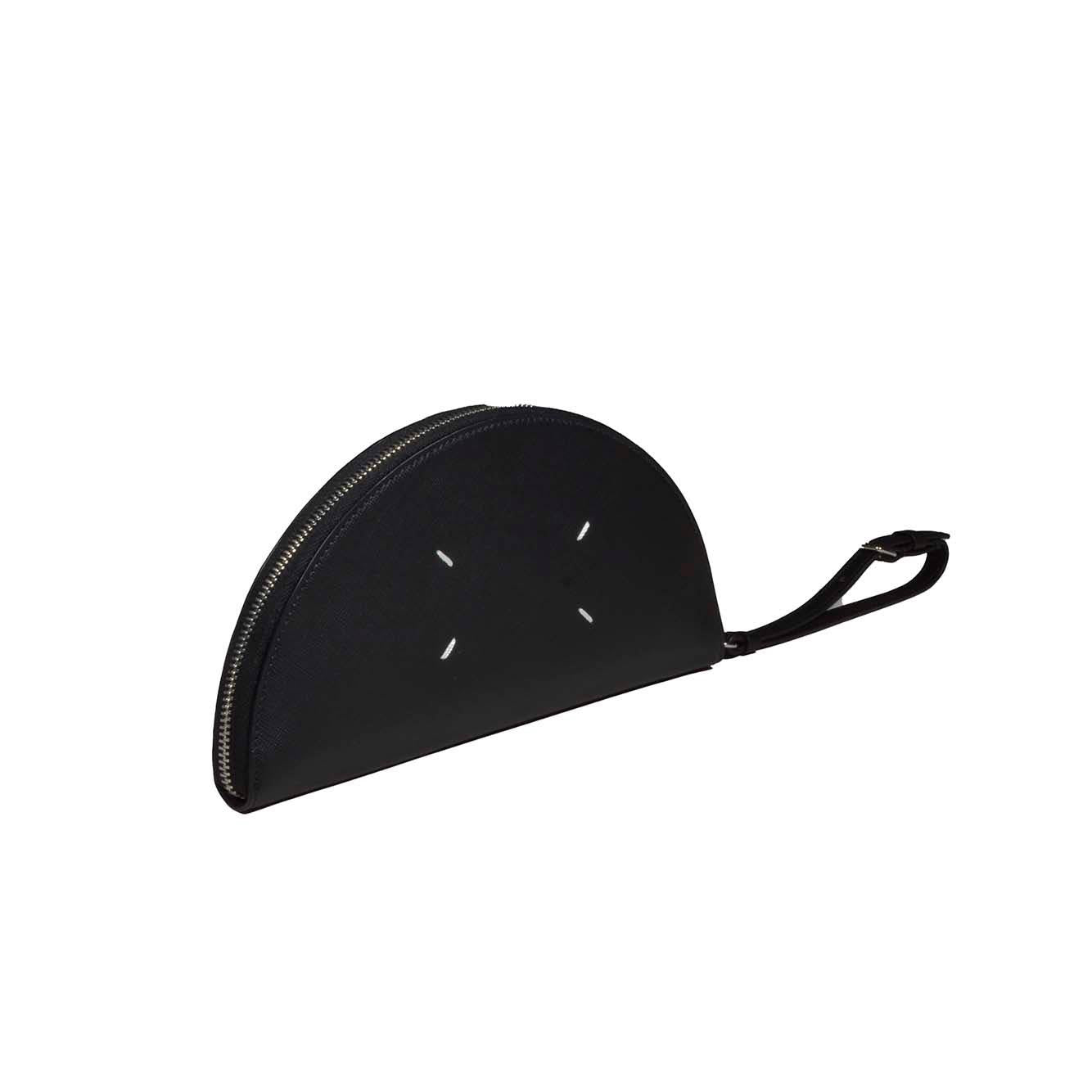 Pouch Halfmoon micro in pelle saffiano nera Maison Margiela
