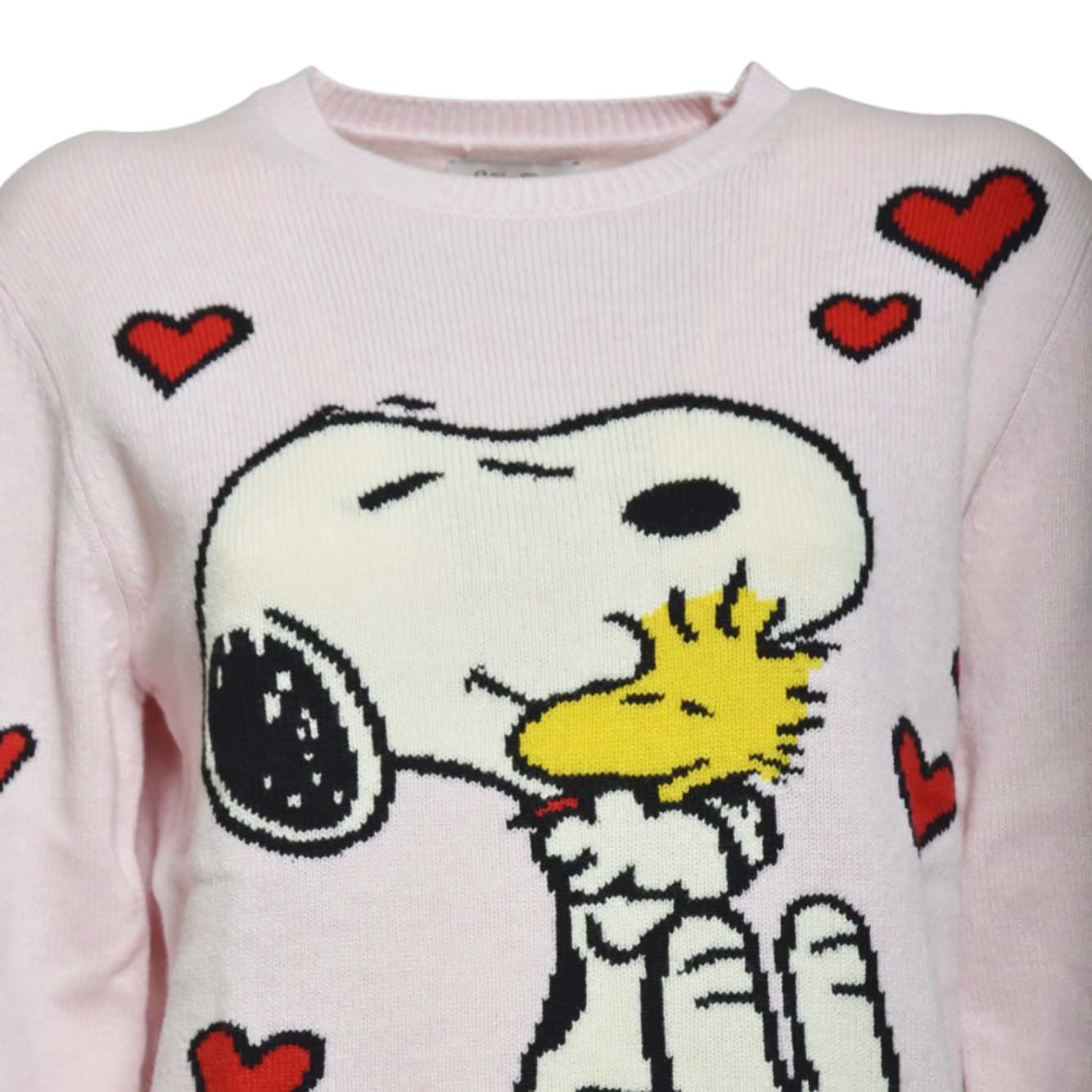 crewneck sweater peanuts love hugs 