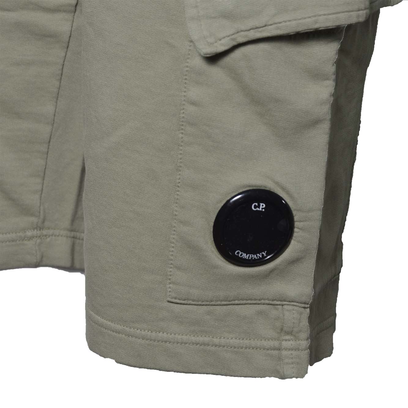 light fleece cargo lens sweatshorts 