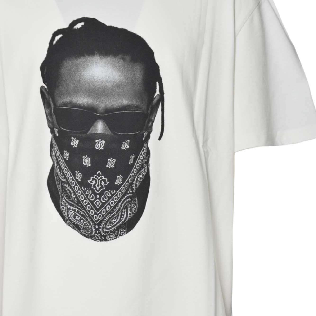 t-shirt kendrick on front 