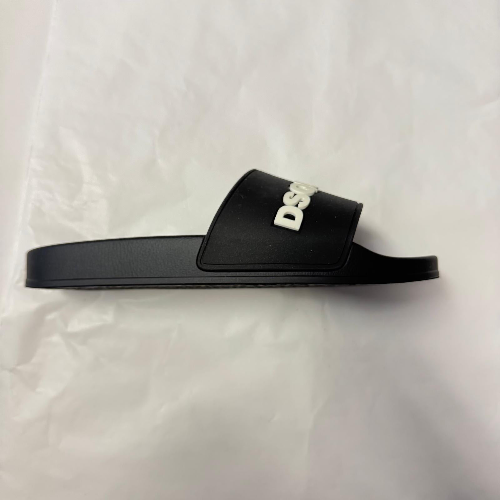 FFM0023172050132124 Dsquared2