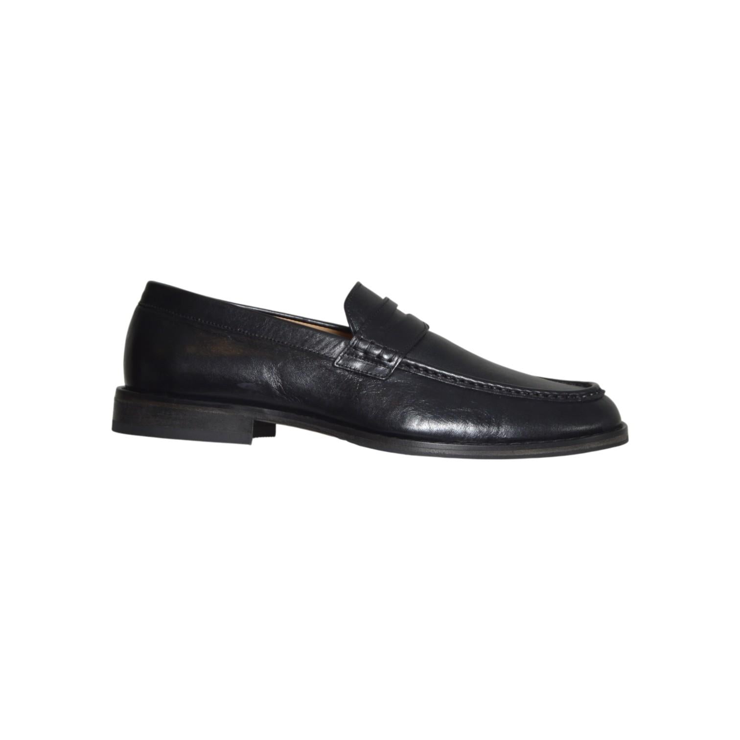 light loafer true dyed black leather 