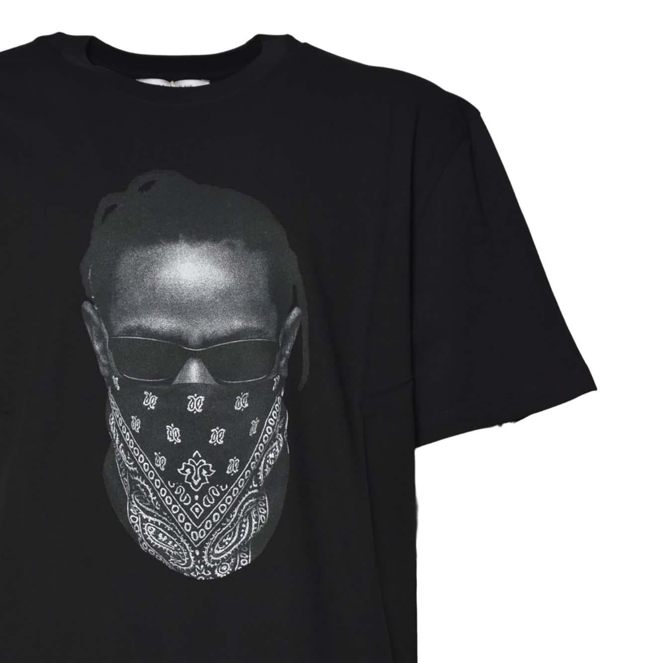t-shirt kendrick on front 