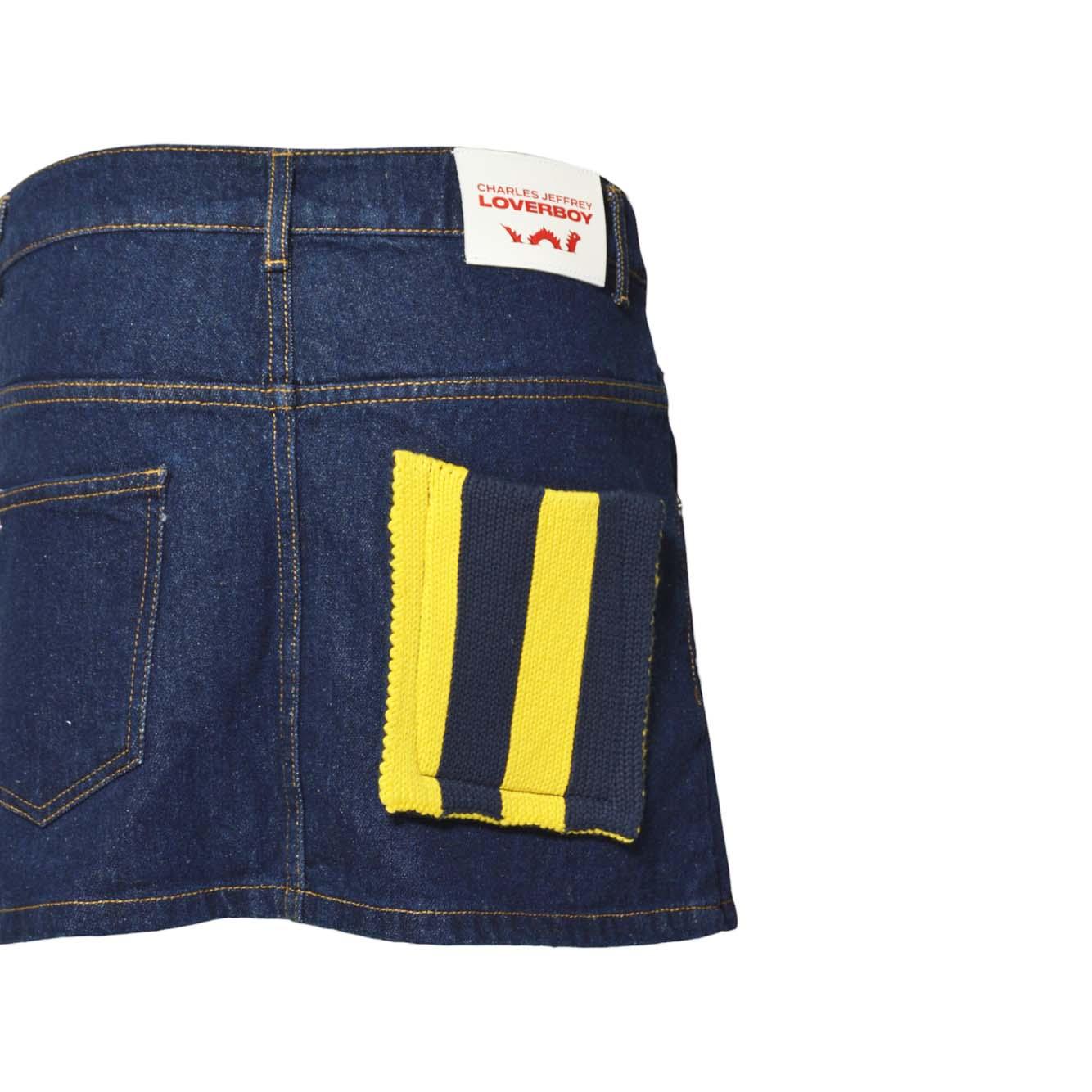 Minigonna in denim blu con patch maglia Charles Jeffrey Loverboy 